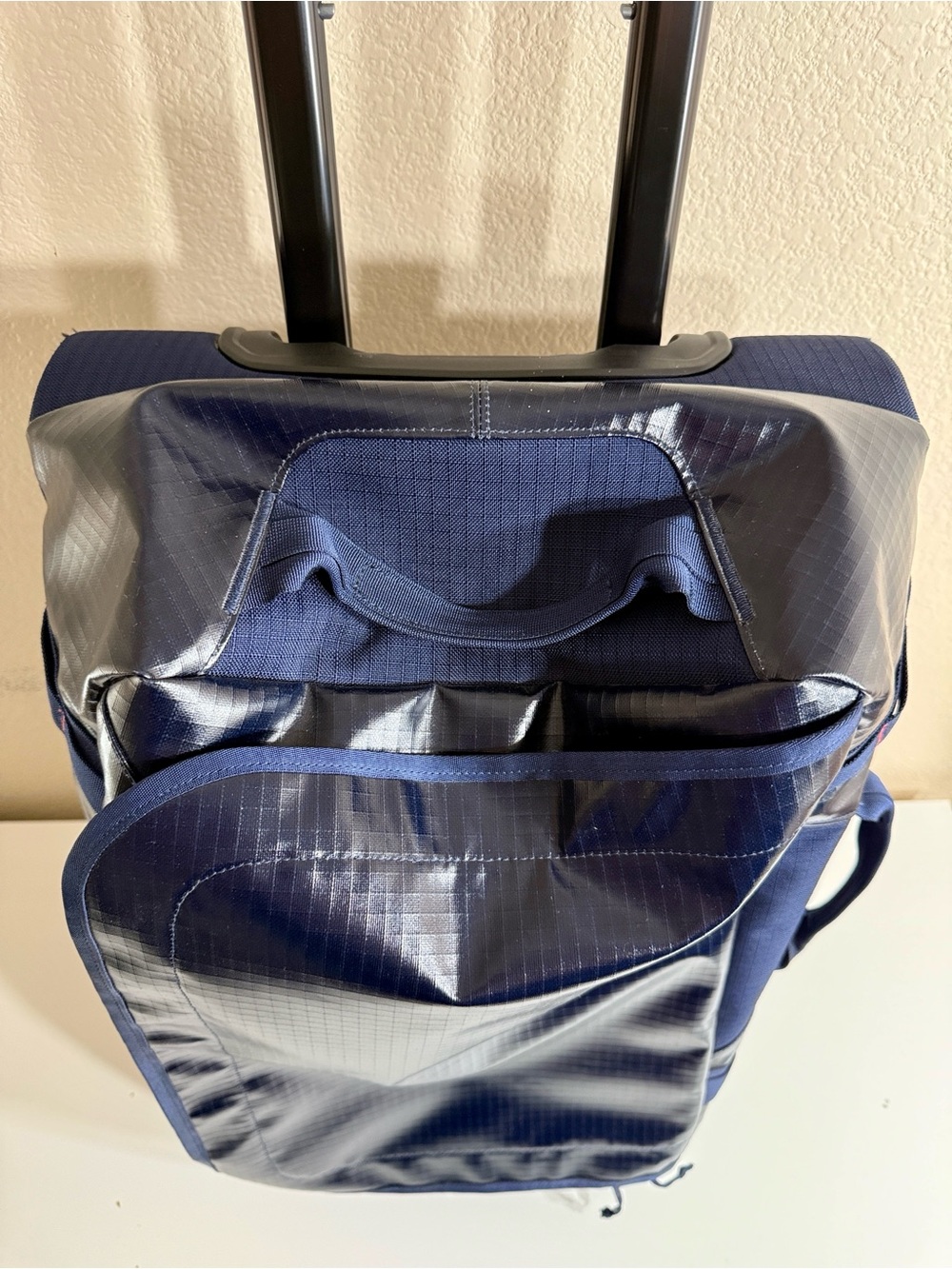 Patagonia Black Hole Wheeled Duffel 40L in “Big Sur” Blue (Retired) - Picture 4 of 14